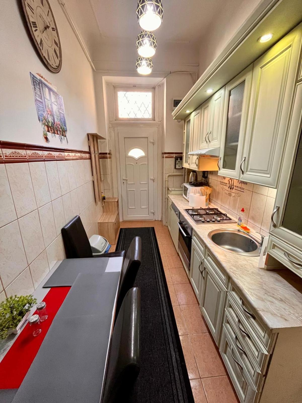 Kalvaria With Balcony, Free Parking And Ac Budapešť Exteriér fotografie
